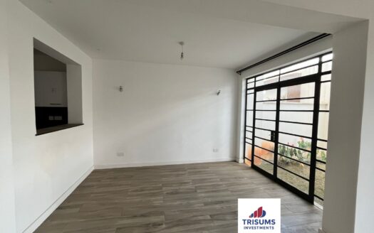 4 Bedrooms House For Sale in South C