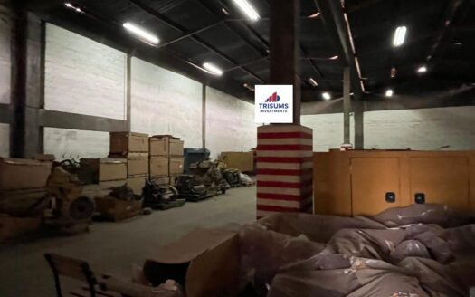 Godown To Let in industrial area